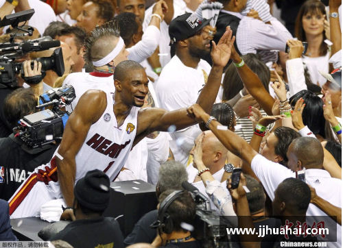 NBA总决赛第六场精彩回顾：终极战役中谁将问鼎冠军？